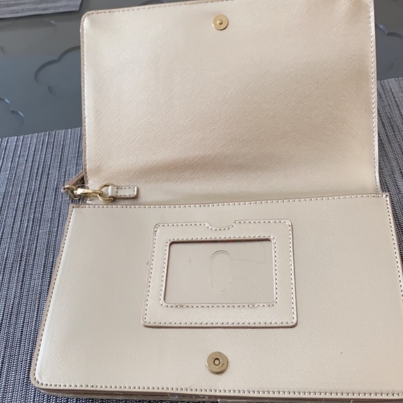 Clutch - Picture 3 of 6